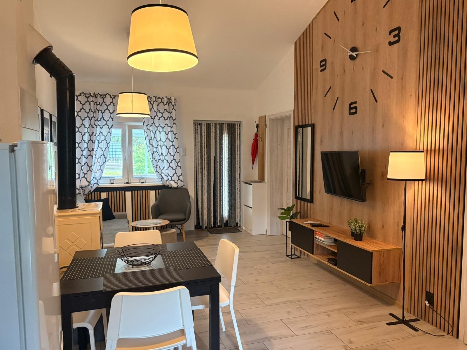 Salon — drugie ujęcie
